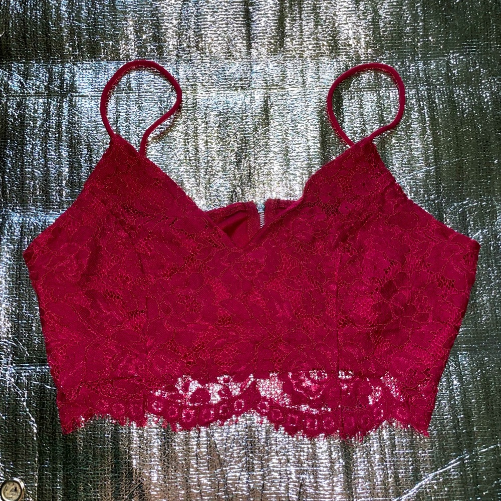 Maroon lace zip up crop tank top